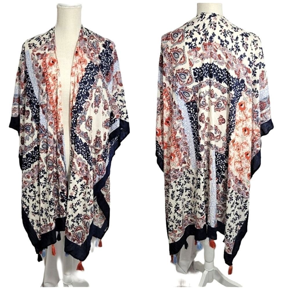 Sim and Sam open kimono with tassels